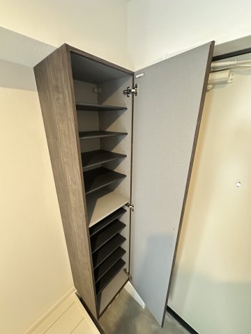 リヴェール中原102号室 収納