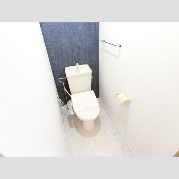 パティオ トイレには快適な温水洗浄便座付(新品)