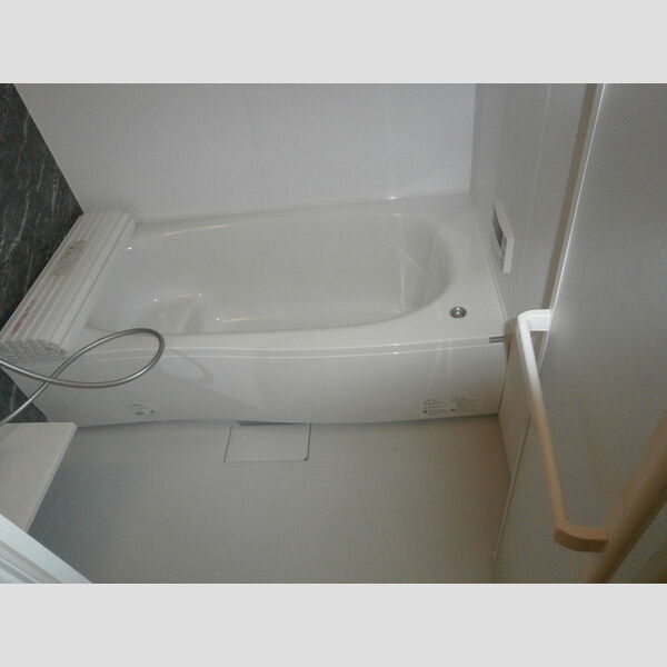 メゾン・ド・アヴニール102号室 浴室