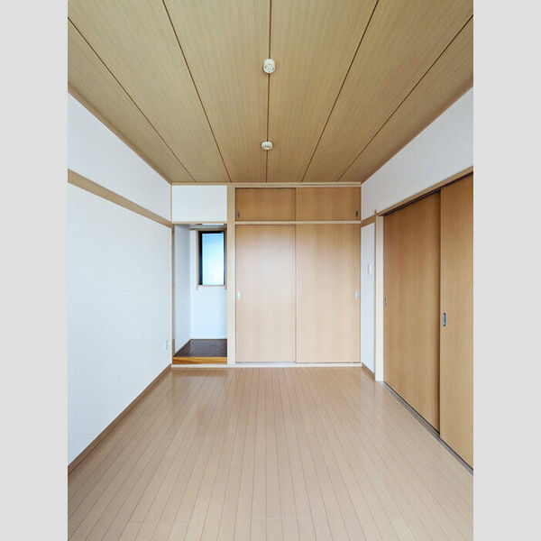 ハイツ南405号室 南側6帖洋室