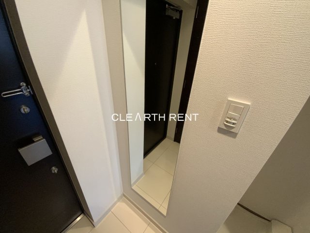 コンシェリア東京 ＡＱＵＡ ＶＥＲＴ 姿見付きの玄関