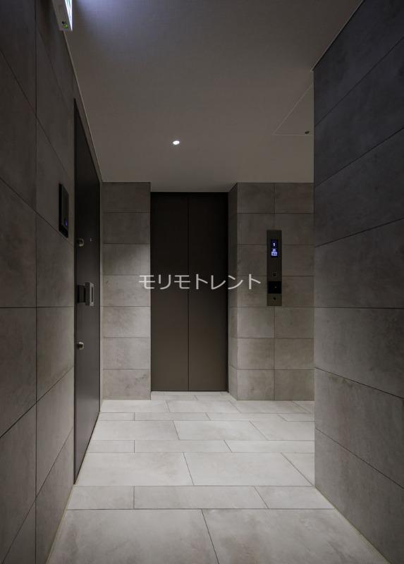 イプセ代々木上原Hills1階 エレベーターホール