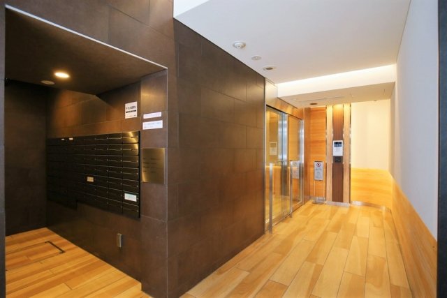 リビオレゾン千代田岩本町ルジェンテ14階 ロビー