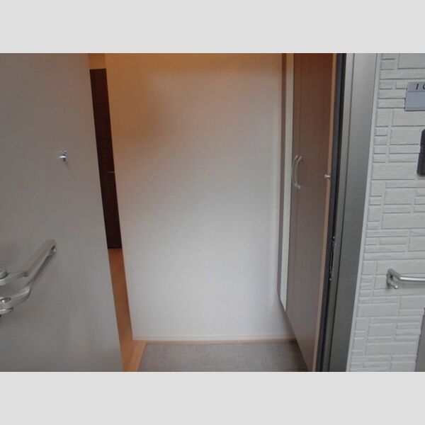 ジュ・マルティⅢ 玄関