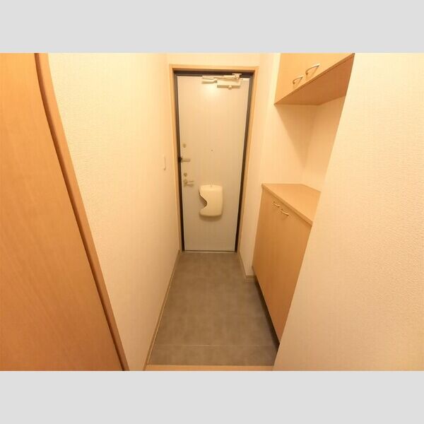 フォリオ春日部 玄関