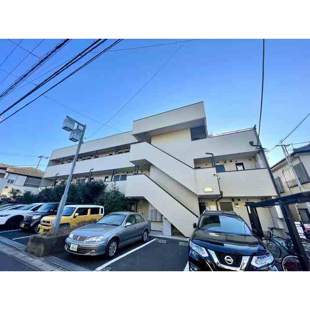 アンプルール フェール プリミエール 外観