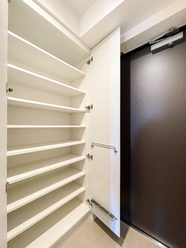 ドゥーエ王子神谷2階 収納