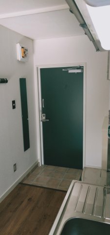 ラフォーレ２１ 玄関には姿見があります