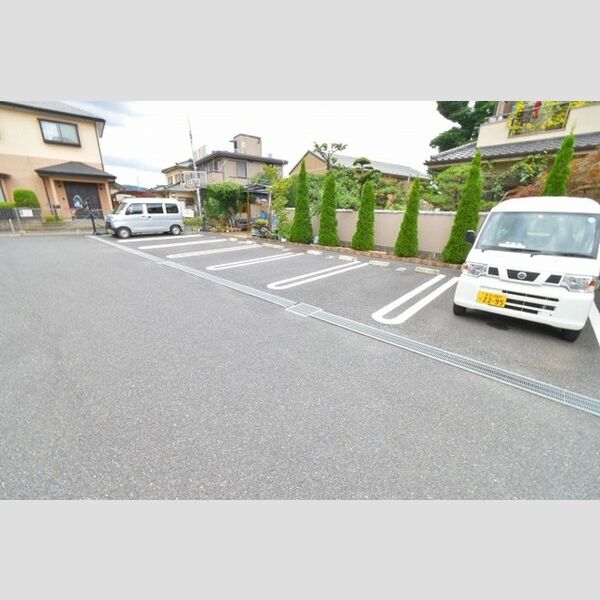 ヴァーシュ　コケット 駐車場