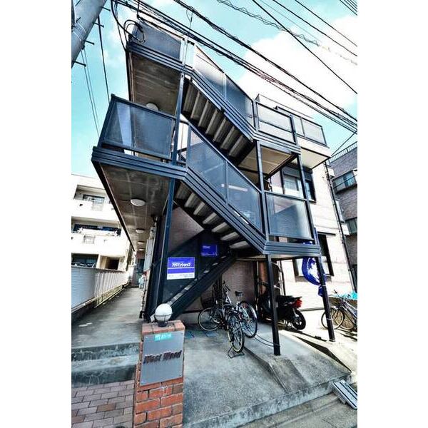 West　Woodの外観画像