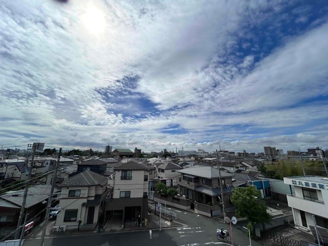 屋上・ガレージ付き一之江ハウス・3階建 静かで閑静な住宅街・新中川の遊歩道がすぐ側でお散歩に最適！