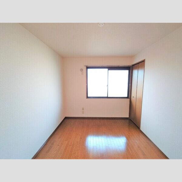 アムール202号室 北側洋室6帖