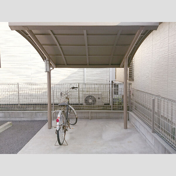 プルメリア 駐輪場