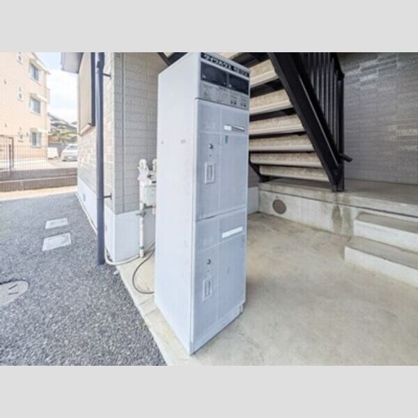 おゆみ野ハイツ101号室 宅配ボックス