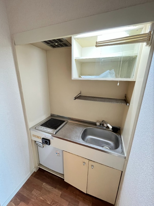 レオパレス茅ヶ崎第一 ※ミニ冷蔵庫は撤去されます