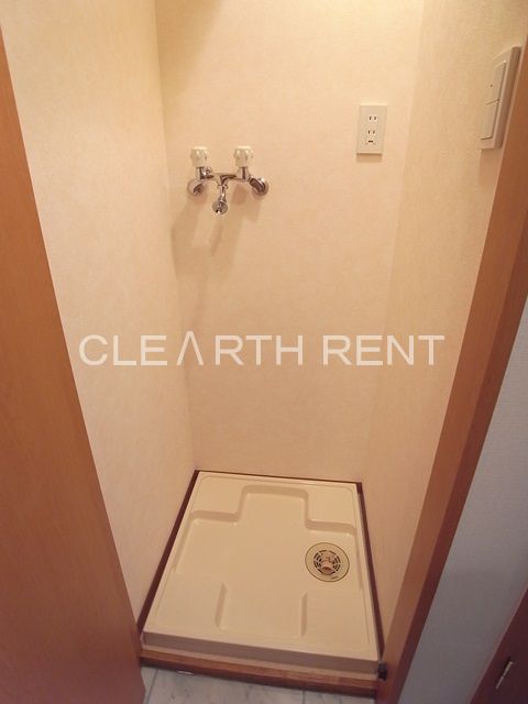 パレステュディオ虎ノ門6階 扉付きで隠せるタイプの洗濯機置き場