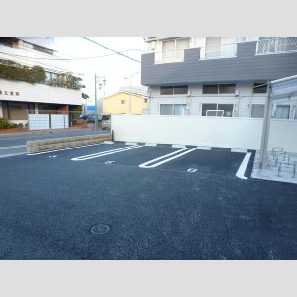ヴィラ川口南町 駐車場