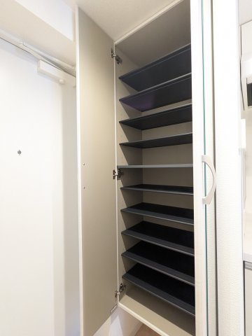 エルファーロ笹塚Ⅱ0101号室 収納