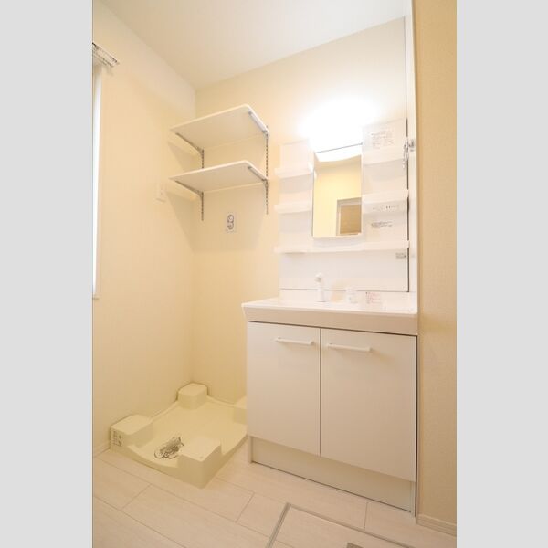アムール102号室 室内洗濯機置き場★洗髪洗面化粧台