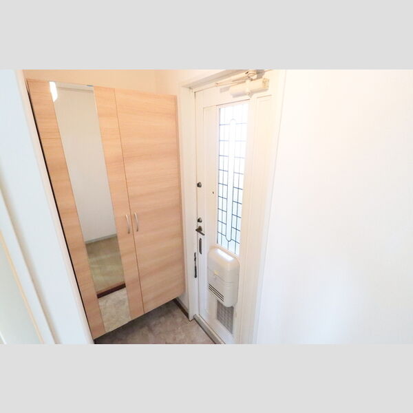 クレセントハイム 玄関