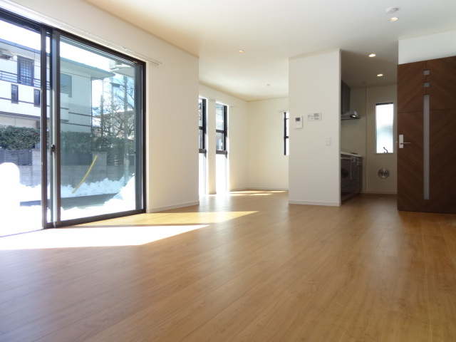 ドムスタケオ　Ｄ号棟 リビング