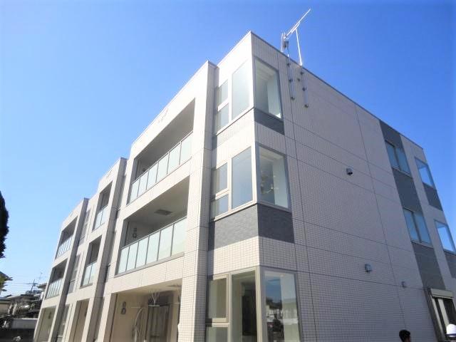 クレシア 外観写真（昼）