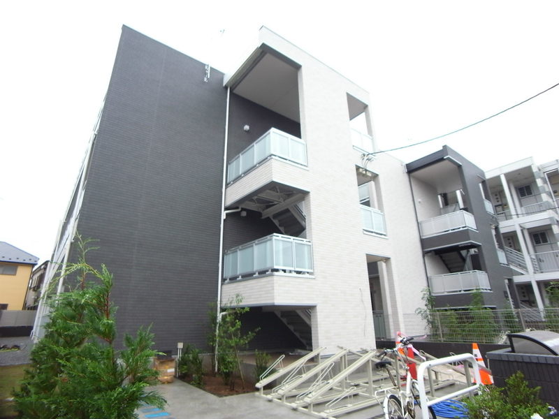 リブリ・コルージャの外観画像