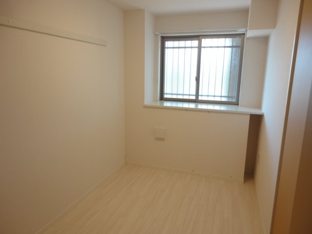 ベルグラース西大宮 洋室