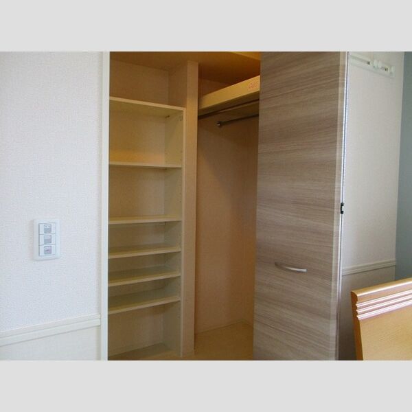 サリサ.h ウォークインクローゼット