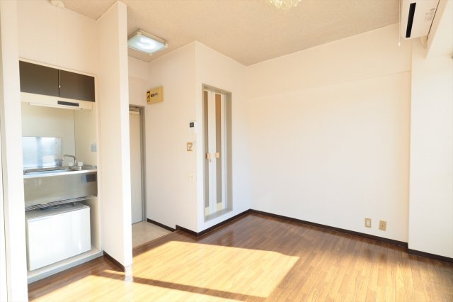 サンピア月見台307号室 同物件別部屋写真（307は左右反転タイプ）
