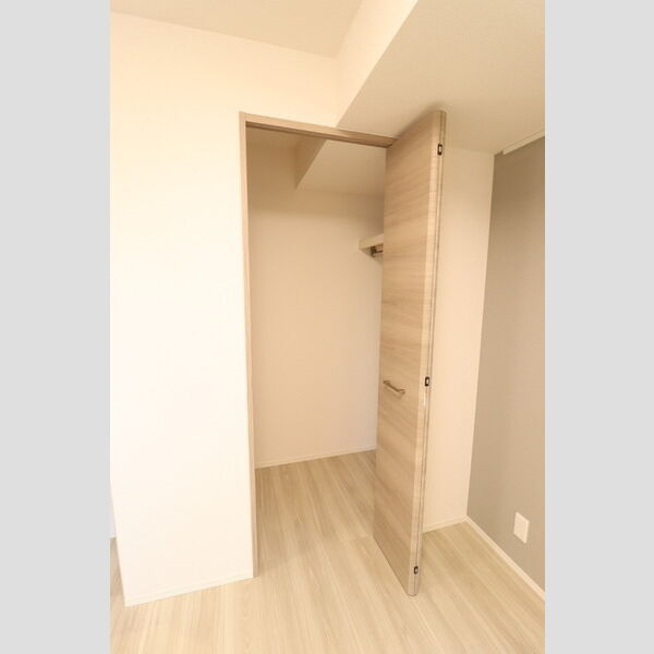 D-comodo深大寺北町202号室 ウォークインクローゼット