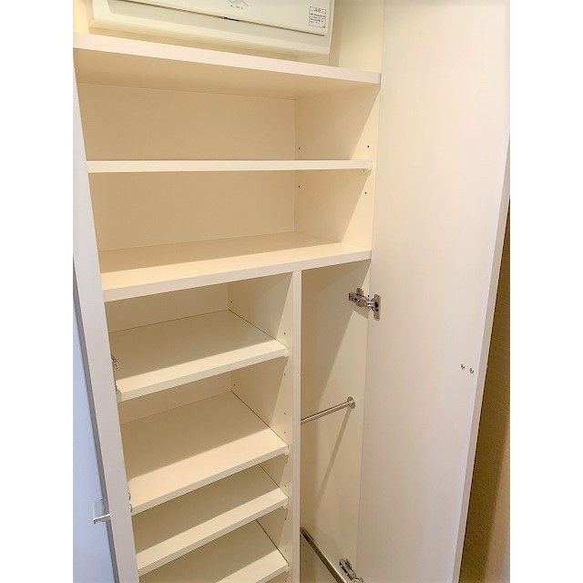 ニューシティアパートメンツ新川Ⅱ シューズボックス