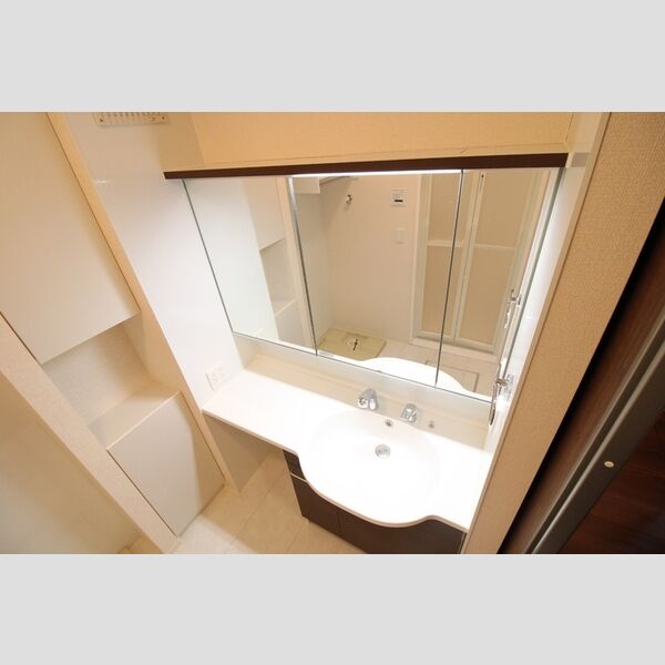 ヴューテラス寺尾の森　B 洗髪洗面化粧台・室内洗濯機置き場