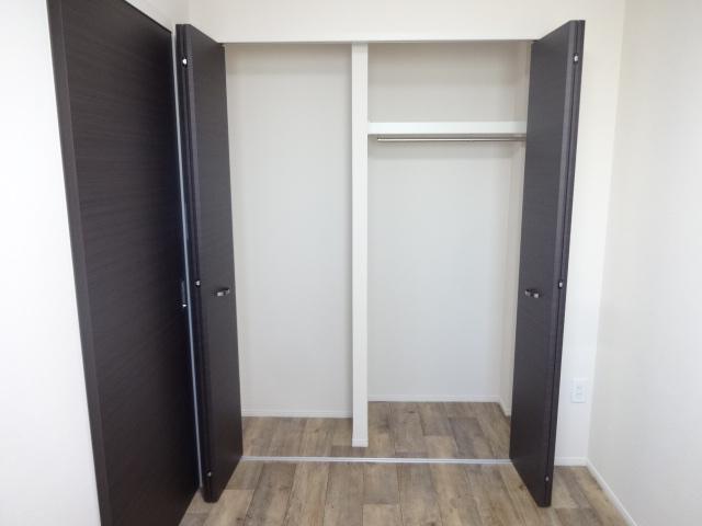 ＳＴＥＬＬＡ　ＫＯＵＳＥＩ（ステーラ　コーセイ）202号室 クローゼット