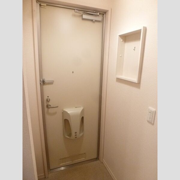 シーバス　B館303号室 玄関