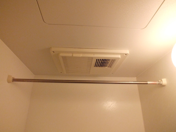 レオパレスＳＡＫＵＲＡ105号室 浴室乾燥機