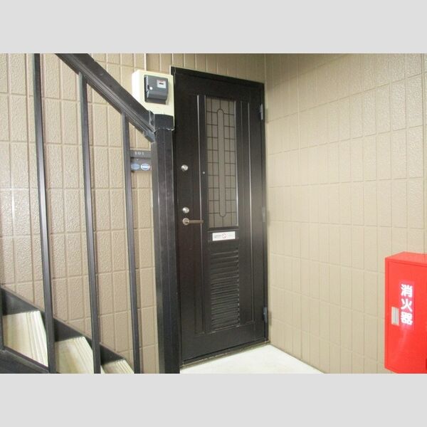 ハイランド　C 玄関