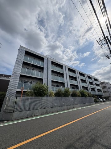 プレール・ドゥーク千歳烏山 駐車場