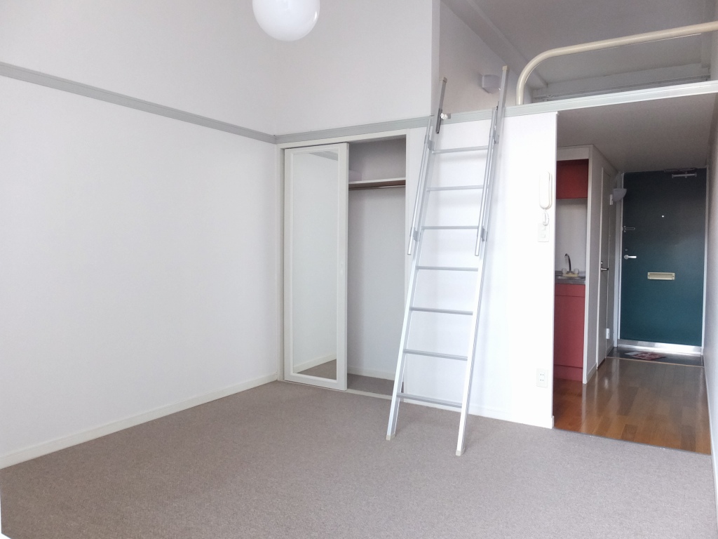 レオパレス南本町 内観