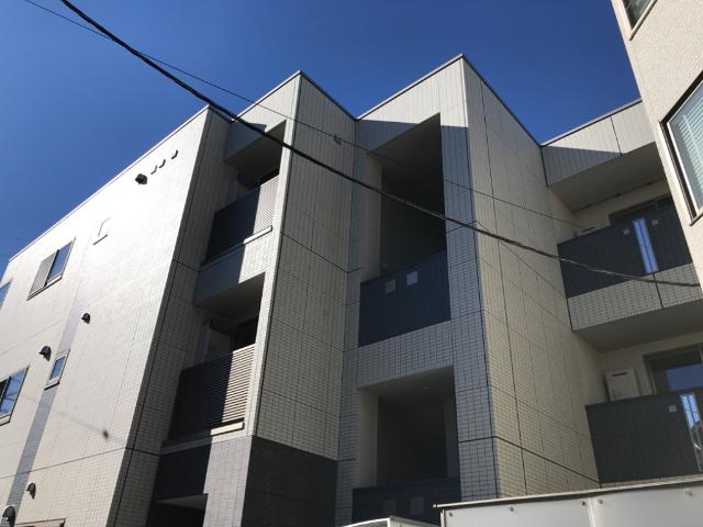 プラム 外観写真（昼）