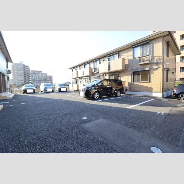 ベアーレ　B 駐車場