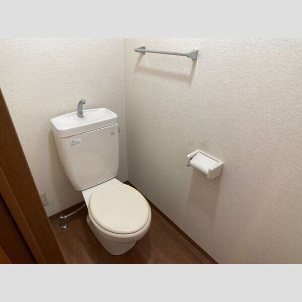 ラ・フェリア101号室 トイレ