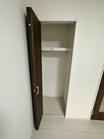 ベイルーム横浜上星川103号室 クローゼットタイプで収納力豊富です♪