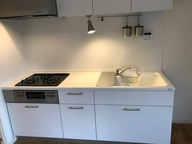 ＤｅＬＣＣＳ 中野新橋 システムキッチン（3口ガスコンロ・グリル付）