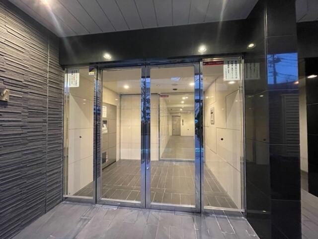 レグラス横浜吉野町701号室 エントランス