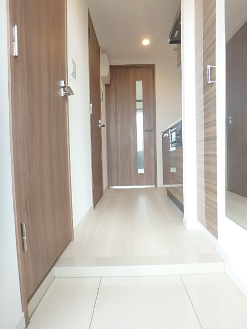 ガーラ・シティ新丸子駅前 玄関