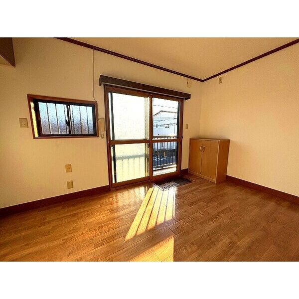 ハイツ湘南 玄関