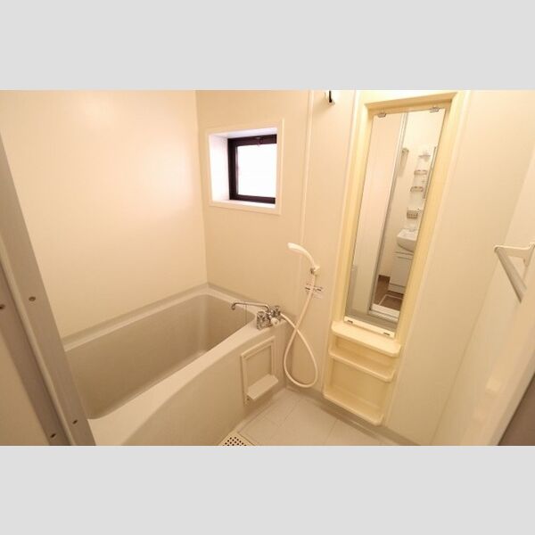 フライハイツラオム バス(窓付き)