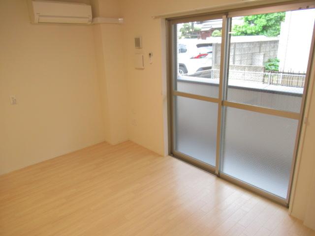 ウィズダム 室内