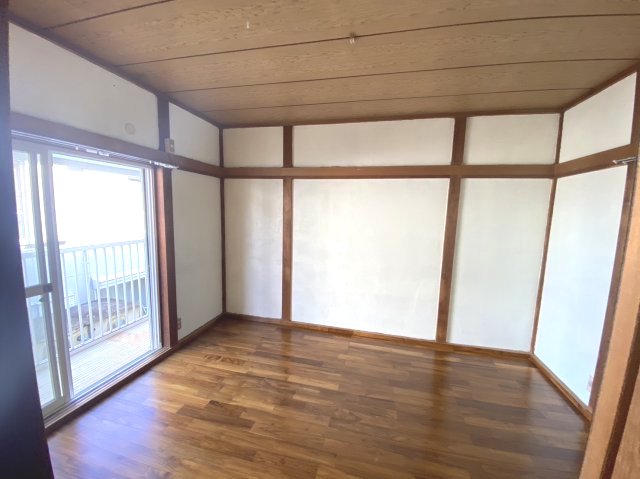 白石テラス こちらのリビングで趣味の時間をお楽しみください